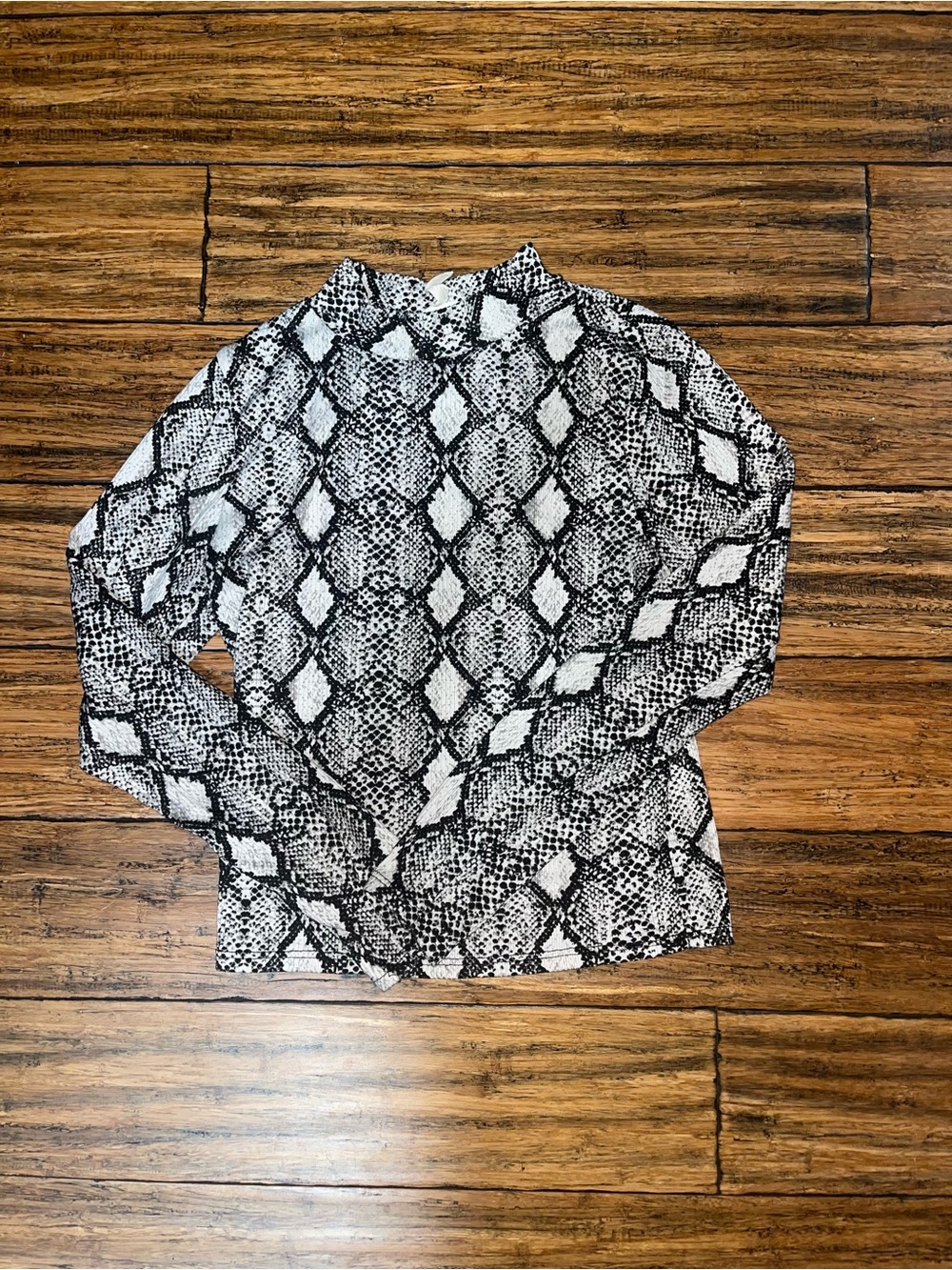 Black & White Snake Print Long Sleeve Mock-Neck Top